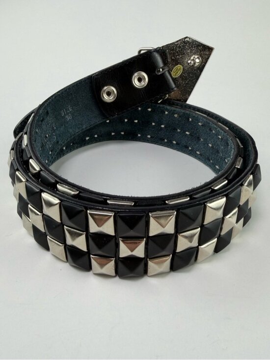 Studded Leather Belt with Pink Superman Buckle Size Medium Y2K main image 7